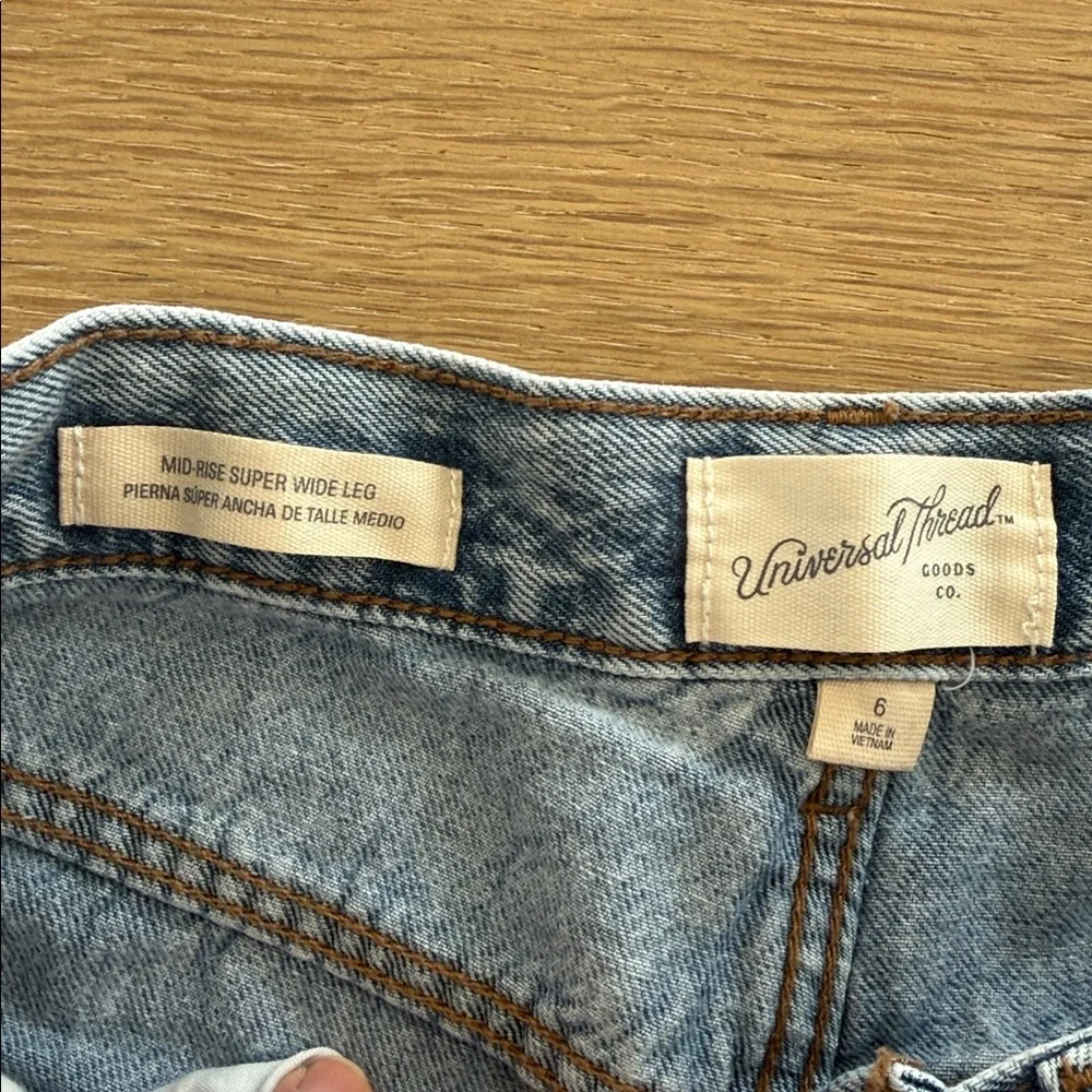 Target Universal Thread Wide Leg Jeans - Picture 3 of 11